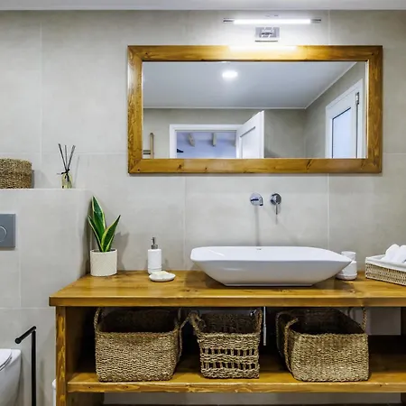 The Stone アパート スコペロス