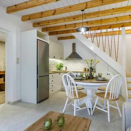 The Stone アパート スコペロス